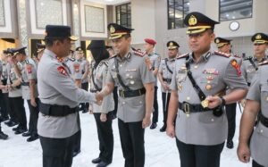 Kapolda Jatim Pimpin Sertijab PJU dan Kapolres, Perkuat Regenerasi Kepemimpinan dan Pelayanan Presisi