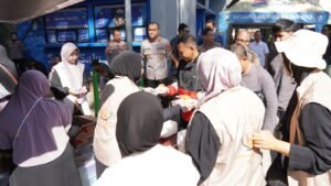 Makan Bersama Gratis Polresta Malang Kota di Alun-alun Merdeka, Mempererat Kedekatan dengan Masyarakat