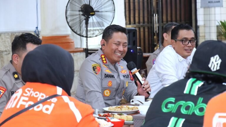 Kapolresta Malang Kota Silaturahmi dengan Komunitas Ojol, Bahas Solusi Permasalahan Driver Hingga Siapkan Doa Bersama