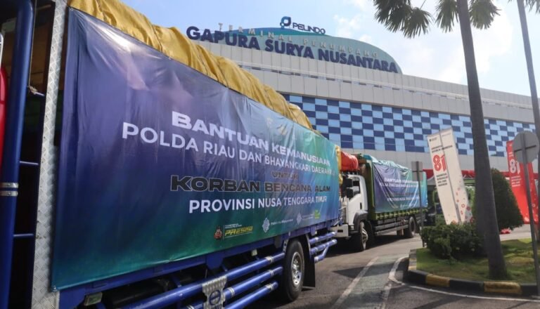 Dari Bumi Lancang Kuning, 60 Ton Bantuan Polda Riau Dikirim untuk Korban Bencana NTT