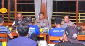Tepati Janji Rawat Kedamaian Sepak Bola, Kapolresta Malang Kota Bersama Polda Jatim Pertemukan Aremania dan Bonek di Pasuruan