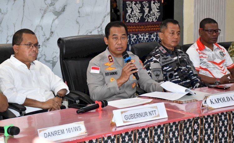 Kapolda NTT dan Gubernur Sampaikan Penanganan Gempa Flores: Fokus Evakuasi, Data Korban, dan Cegah Hoaks