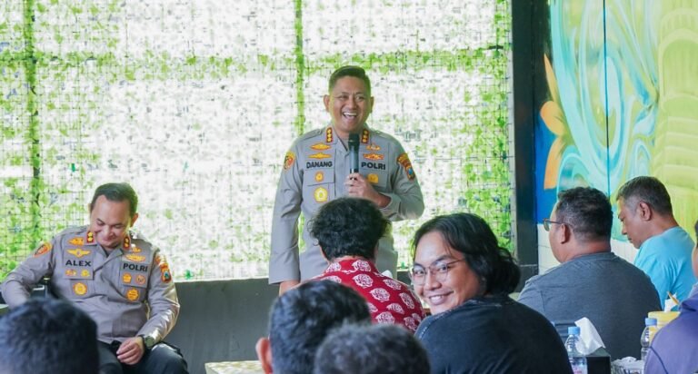 Kapolresta Malang Kota Ajak Media dan Suporter Jaga Kamtibmas, Dorong Aremania – Bonekmania Rawat Kedamaian Sepak Bola