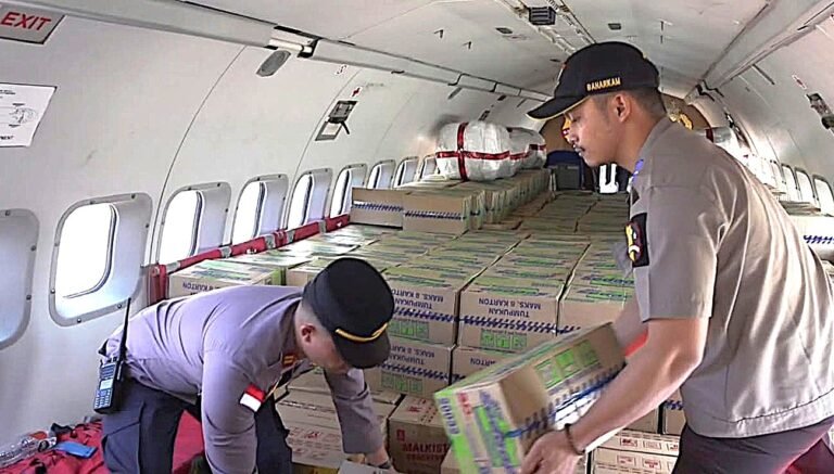 Bantuan Kapolri Tiba di Labuan Bajo, Logistik Disiapkan untuk Warga Terdampak Gempa Flores