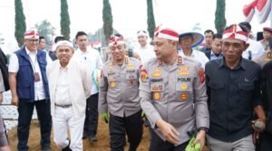 Wujudkan Swasembada, Wakapolri Pimpin Langsung Penanaman Perdana Bawang Putih Serentak