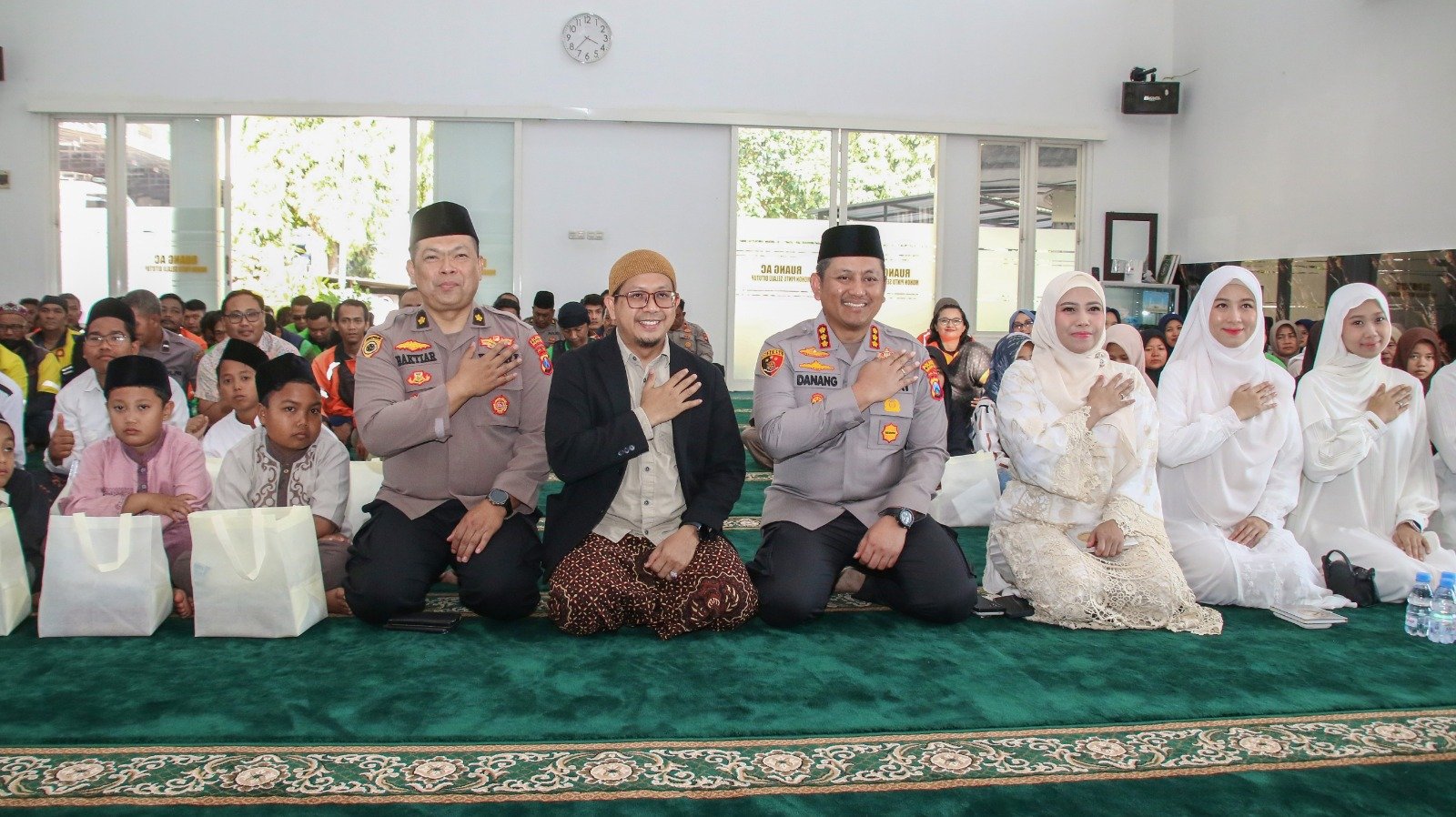 Peringati Maulid Nabi 1448 H, Polresta Malang Kota Ajak Driver Ojol Doa Bersama Kenang Setahun Kepergian Affan Kurniawan