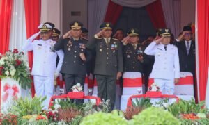 HUT ke-81 RI: Kapolresta Malang Kota Hadiri Upacara hingga Penurunan Bendera, Ajak Warga Peduli NTT dan Bumi Arema Semakin Damai
