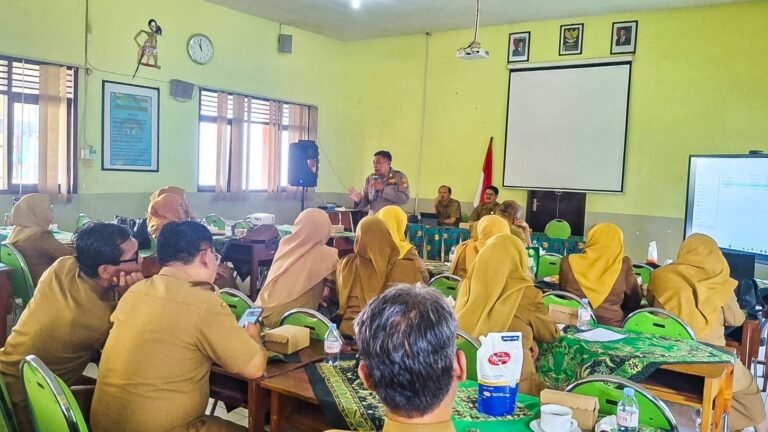 Cegah Kenakalan Remaja, Polresta Malang Kota Sosialisasikan Metode Terapi Psikologis kepada Kepala SMP se-Kota Malang