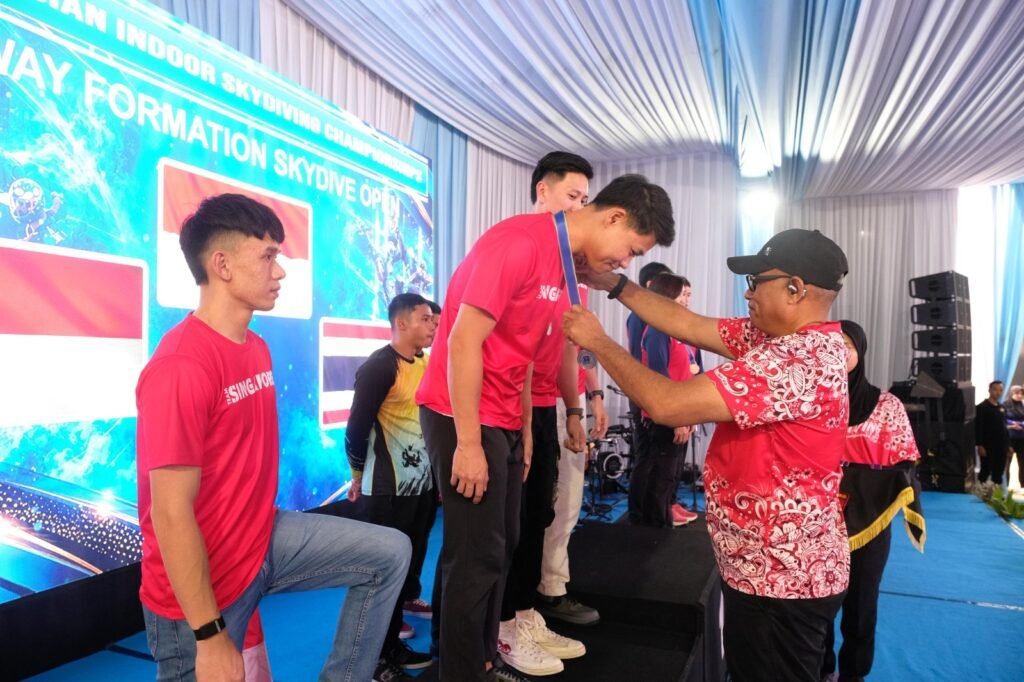 Polri Sukses Gelar Dua Kejuaraan Indoor Skydiving Internasional di Wind Tunnel Brimob