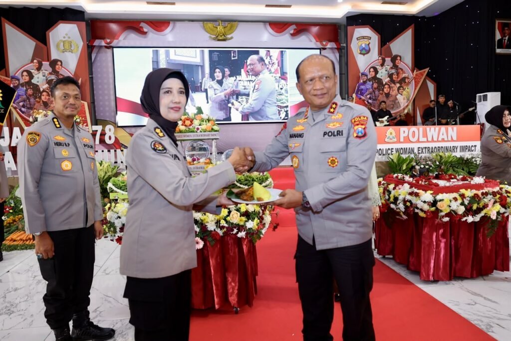 Hari Jadi ke-78 Polwan RI, Kapolda Jatim: Polwan Harus Profesional dan Beri Dampak Nyata bagi Masyarakat