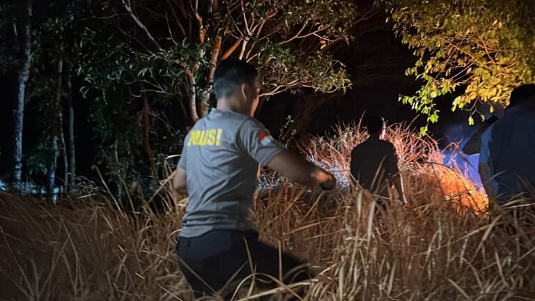 Polres Ngawi dan Tim Gabungan Buat Sekat Bakar dan Dirikan Posko Antisipasi Karhutla Lawu Utara Meluas