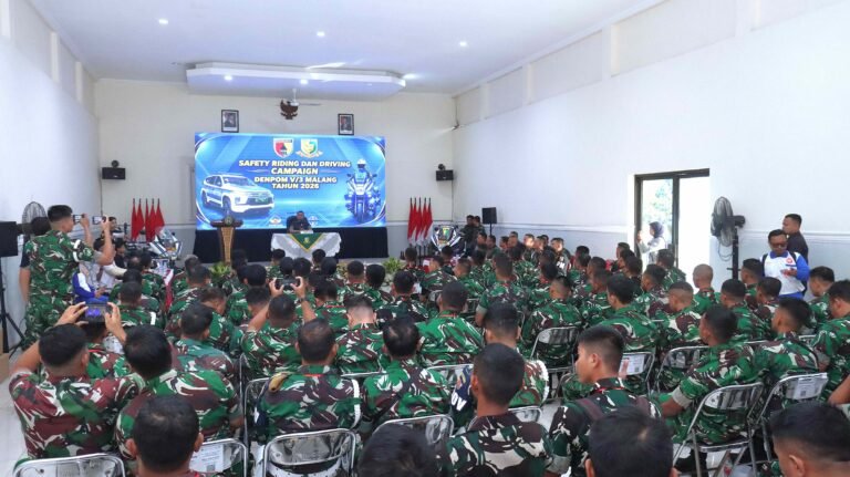 Satlantas Polresta Malang Kota Bekali Prajurit dan ASN TNI AD, Disiplin Berlalu Lintas Jadi Cermin Integritas