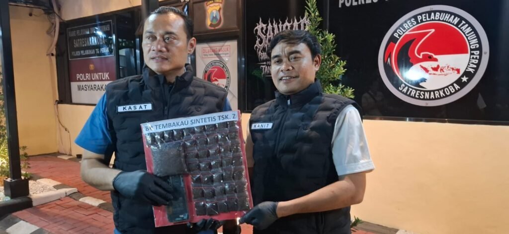 Polres Pelabuhan Tanjung Perak Ungkap Peredaran Narkotika,Sita 148,7 gram Tembakau Sintetis