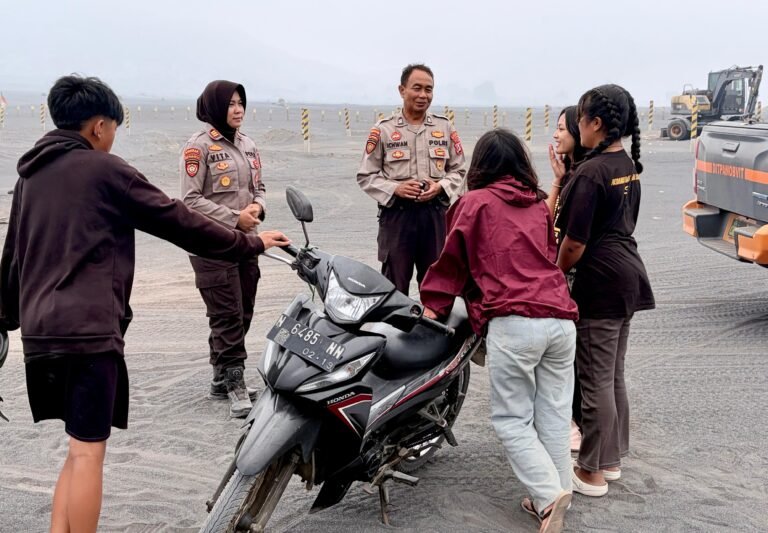 Polres Probolinggo Imbau Wisatawan Patuhi Penutupan Kawasan TNBTS Akibat Karhutla di Bromo