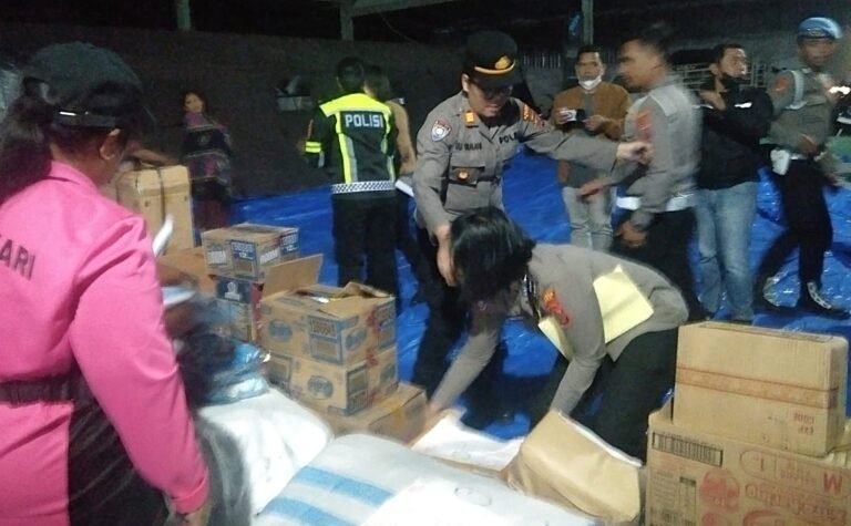 Polri Terus Perkuat Pelayanan Warga di Pengungsian Gunung Sinabung