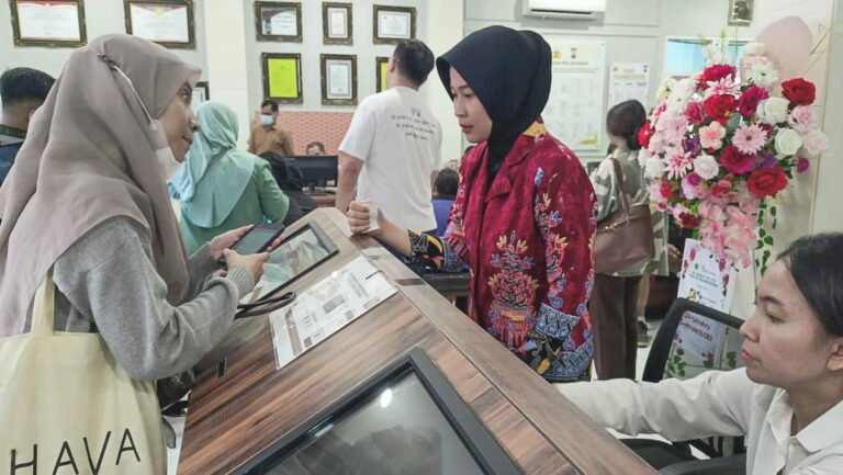 Pemohon dari Kabupaten Malang Turut Menyumbang Padatnya Pelayanan SKCK di Gedung Sarja Arya Racana Polresta Malang Kota