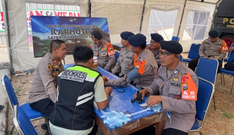 Polres Mojokerto Cek Kesehatan, Dukung Fisik Prima Personel Brimob Siaga Karhutla Gunung Arjuno – Welirang