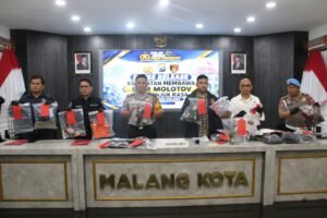 Gagalkan Kerusuhan, Polisi Sita 4 Bom Molotove dan Amankan 13 Orang Terduga pelaku, 12 diantara Positif Narkoba