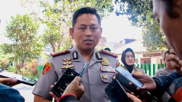 Antrean Pertalite Mengular di Malang, Kapolresta Danang Pastikan Pemantauan dan Koordinasi dengan Pertamina