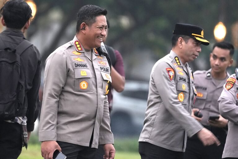 “Rutam Nuwus”, Kapolresta Malang Kota Apresiasi Nawak-Nawak Aliansi Rakyat Bangkit Bersatu Usai Aksi Damai
