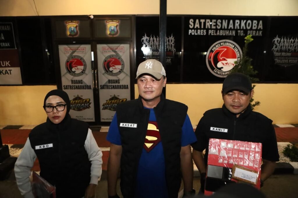 Polres Pelabuhan Tanjung Perak Amankan Tersangka Pengedar Narkoba Sita 42 Gram Sabu