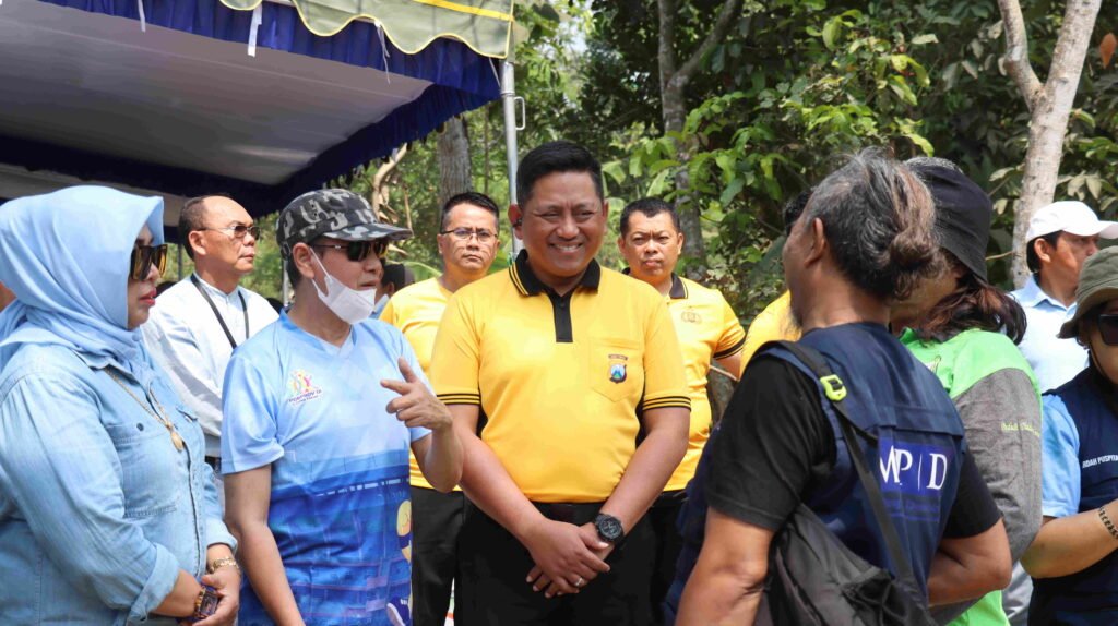 Peringati World Cleanup Day 2026, Walikota dan Kapolresta Malang Kota Turun Langsung Bersihkan Sampah dan Tanam Pohon di Sungai Metro