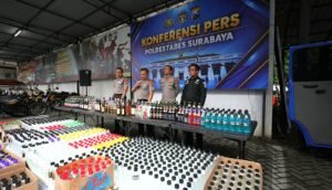 Gelar Operasi KRYD, Polrestabes Surabaya Sita 5.385 Botol Miras Ilegal