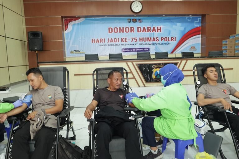 Polda Jatim dan Insan Pers Gelar Donor Darah, Wujud Sinergi Kemanusiaan di Hari Jadi ke-75 Humas Polri