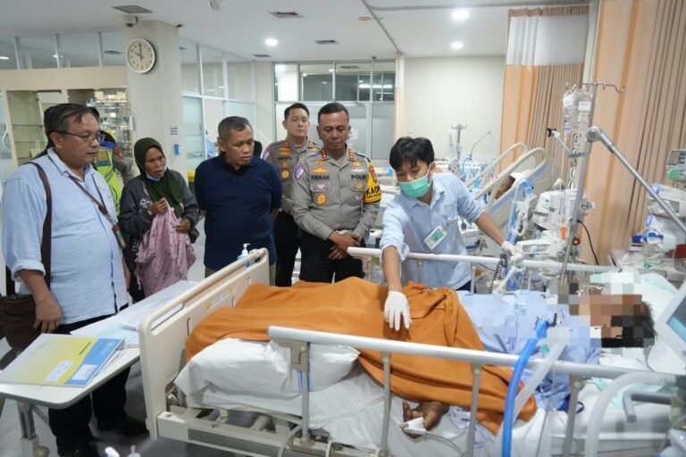 Polri Jenguk Korban Kecelakaan Ojol di Blok M, Pastikan Penanganan Medis hingga Sembuh