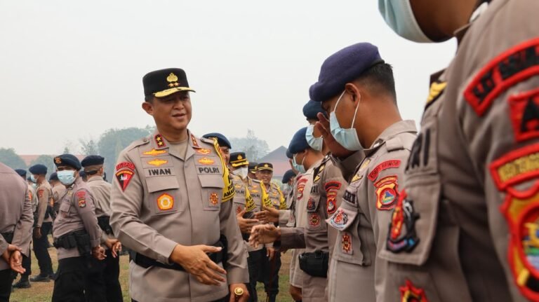 10 Personel Pusdokkes Polri dan 200 Brimob NTB Perkuat Penanganan Karhutla di Kalteng, Kapolda: Fokus di 6 Wilayah Rawan