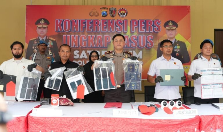 Polresta Sidoarjo Ungkap Penipuan Online Libatkan WNA Vietnam
