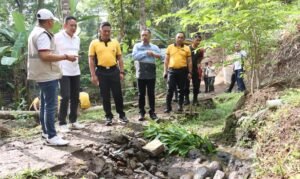 Gelorakan “Green Policing”, Kapolresta Malang Kota Ajak Masyarakat Lestarikan Mata Air, Dengan Tanam 200 Pohon Buah di Sumber Juwet